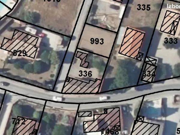 RARE À LA MOTTE - JOLI TERRAIN PLAT CONSTRUCTIBLE DE 237 m²