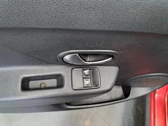 Dacia Sandero sce 75 — photo 107