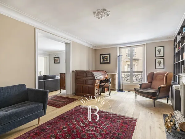 Paris 7 - Bac/Grenelle - Appartement en parfait état - Charme - 2/3 chambres