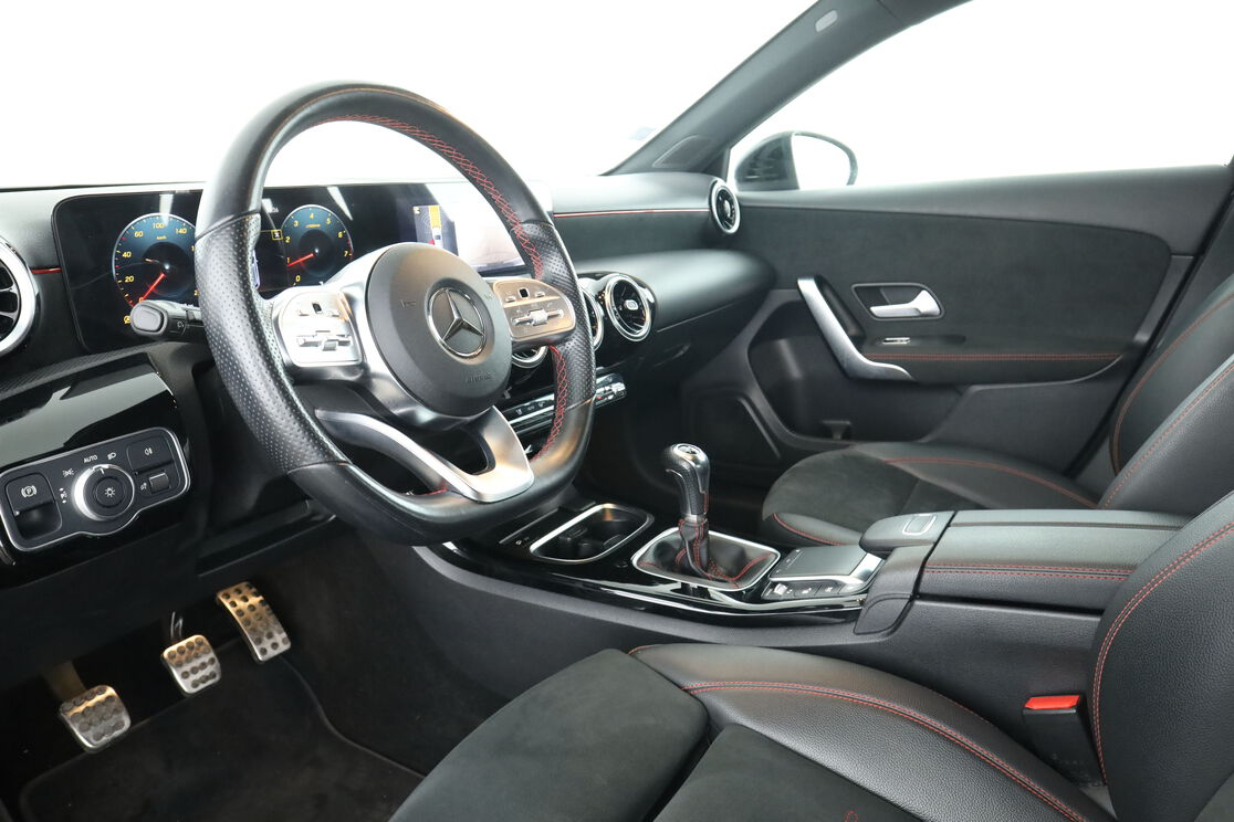 Mercedes-Benz Classe A 160 AMG Line — photo 10