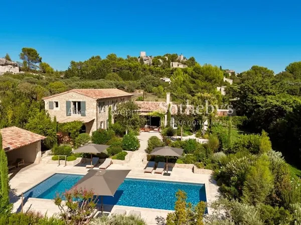 Eygalières - Propriété de prestige avec piscine chauffée et vue sur les Alpilles