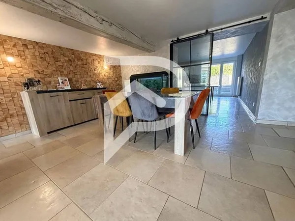 Maison 5 pièces 213 m²