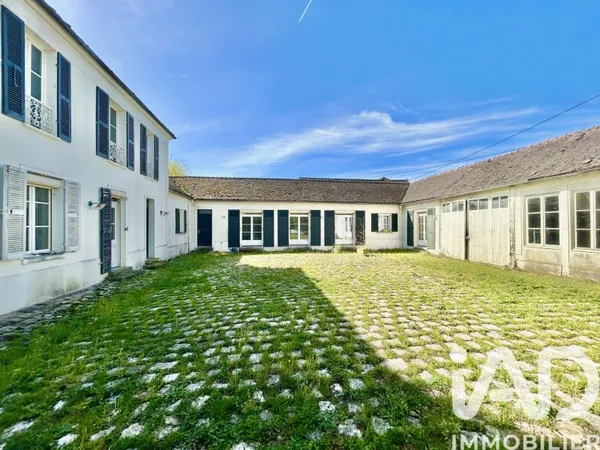 Maison 9 pièces 243 m²