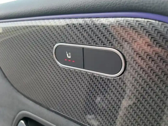 Mercedes Glb 200 d amg line — photo 11