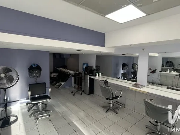 Commerce 1 pièce 104 m²