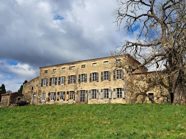 Demeure XVIIIe à rénover à 20 km d'Issoire