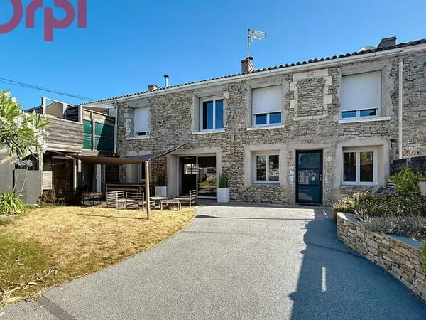 Maison 6 pièces 235 m²