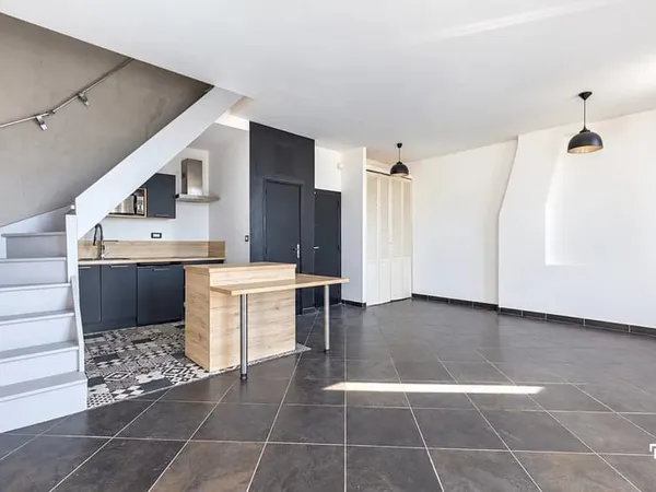 MENSIA - Duplex T3 de 55m² - Dernier étage - 13010