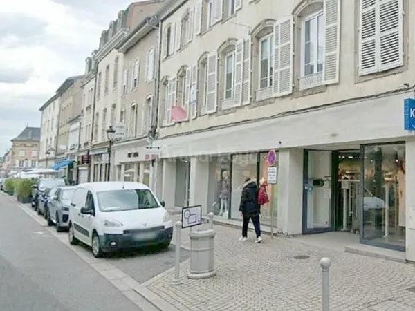 Local commercial 362 m²