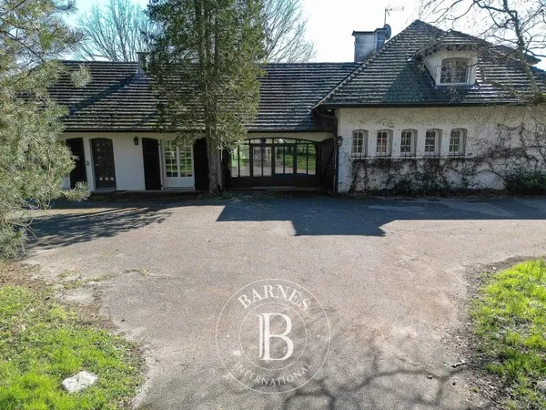Propriété dans la Dombes avec 35 ha et son étang