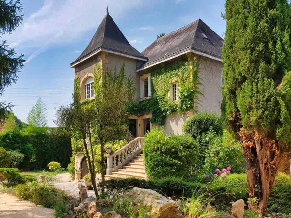 Maison 15 pièces 354 m²