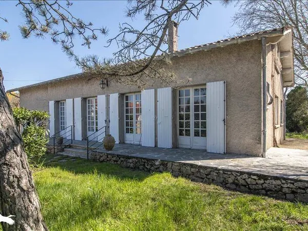 Maison de plain-pied 5 pièces 150 m²