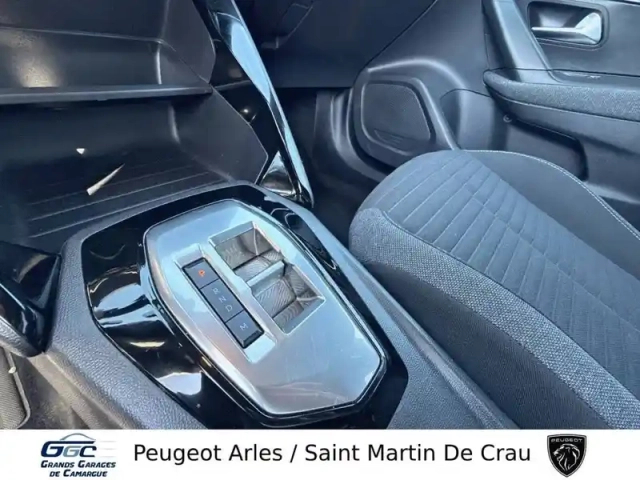 Peugeot 2008 puretech 130 s&amp;s eat8 — photo 40