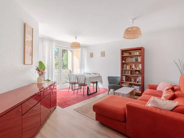 T3 rénové de 67 m² au calme absolu avec balcon et parking -
