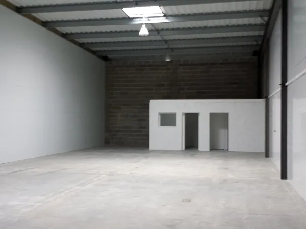 Local commercial 250 m²