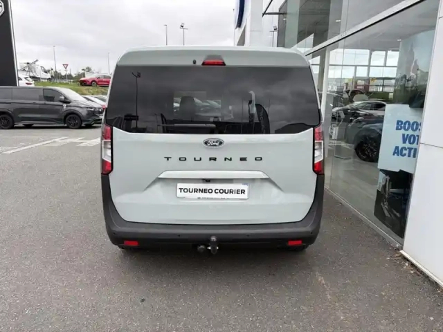 Ford Tourneo Courier 1.0 ecoboost 125ch s&amp;s titanium — photo 5