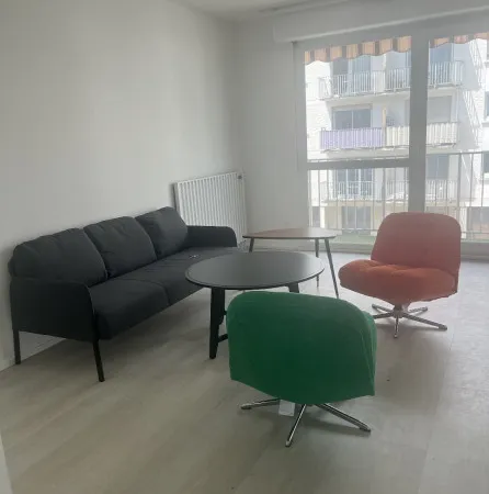 Studio 4 pièces 82 m²