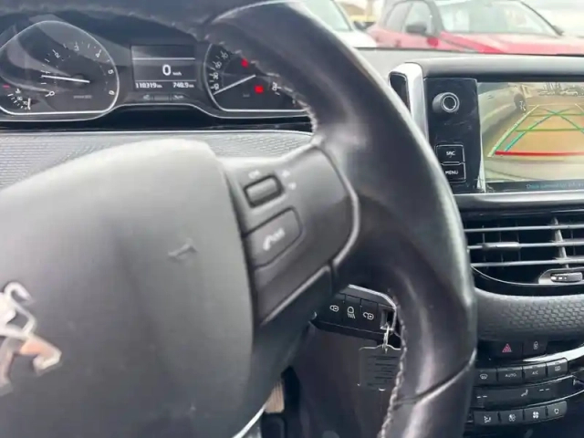 Peugeot 208 bluehdi 100ch bvm6 — photo 69
