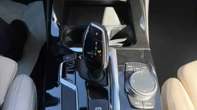 Bmw X3 sdrive18d 150ch bva8 — photo 10