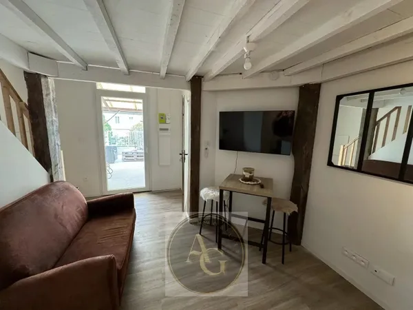 T1 Bis avec climatisation, toit terrasse, immeuble sécurisé