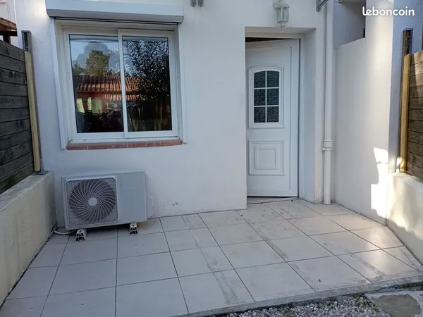 Appartement T1 30 m2 non meublé avec coin chambre fermé à saint raphael