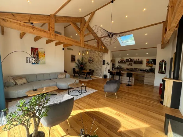 Maison à vendre 4 pièces DAX (40) avec jardin , terrasses et cuisine d'été.