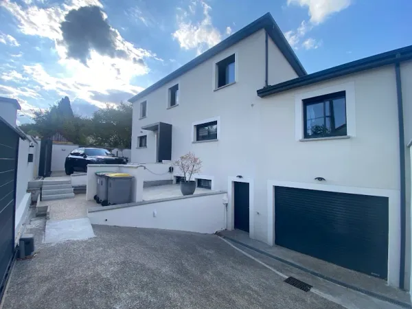 Maison 9 pièces 239 m²