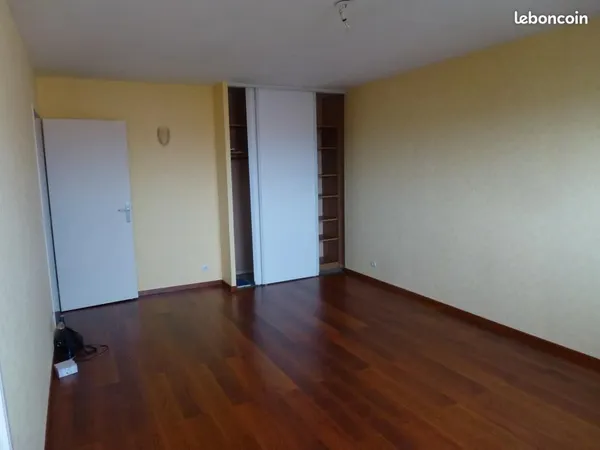Location Studio 30m2 Guyancourt 78280 quartier Villaroy