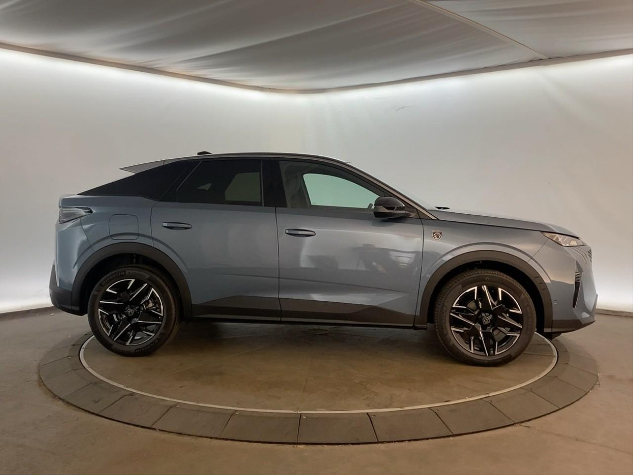 Peugeot 3008 hybrid 145 e-dcs6 gt — photo 4