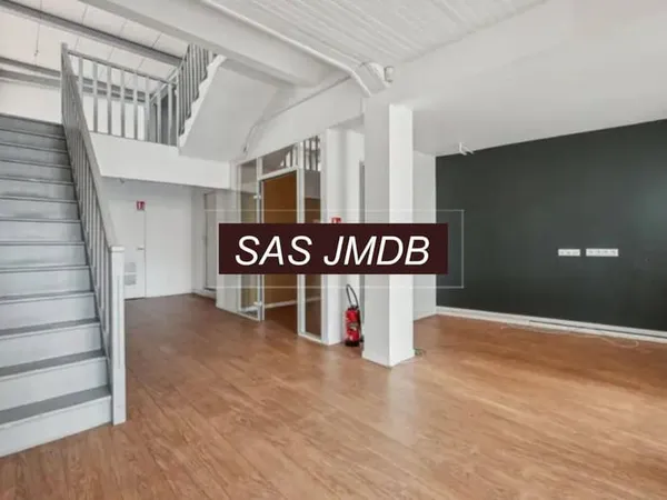 Local commercial 266 m²