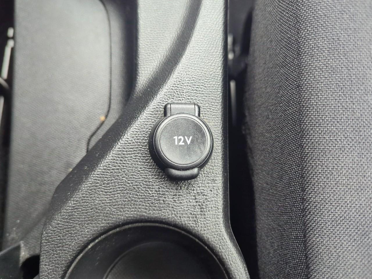 Peugeot 208 puretech 75 s&s bvm5 like — photo 21