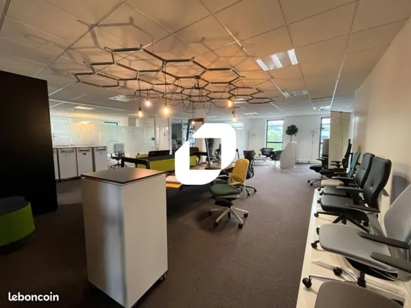 Bureaux 1 294 m²