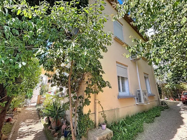 Appartement de 50 m2 , rez de jardin