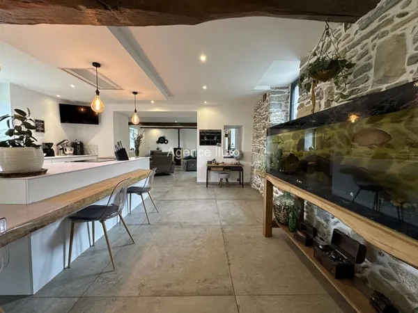Exclusivite - Entre Oloron Et Pau - Ancienne Ferme Renovee Avec Dependances Sur Environ 2 895 M² De