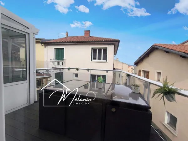 Maison rénovée lumineuse spacieuse offre de beau volume avec 4 chambres et dépendance cours terrasse