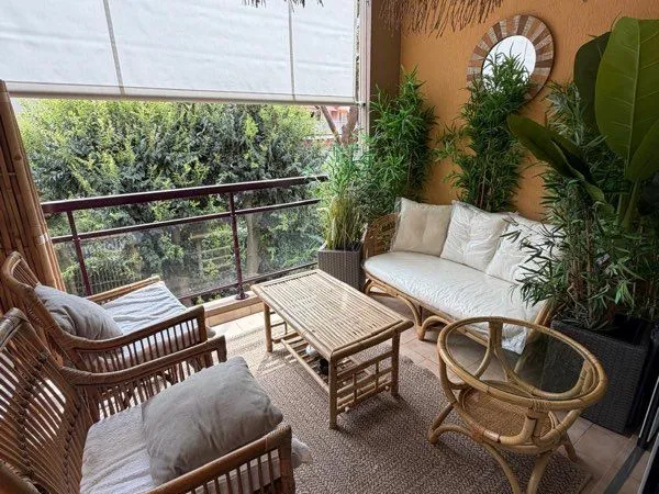 2 pièces entièrement rénové avec terrasse garage et cave