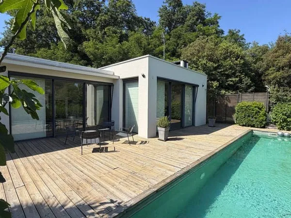 Maison de plain-pied 10 pièces 300 m²