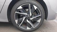 Peugeot 308 PHEV 180ch Allure Pack e-EAT8 — photo 11