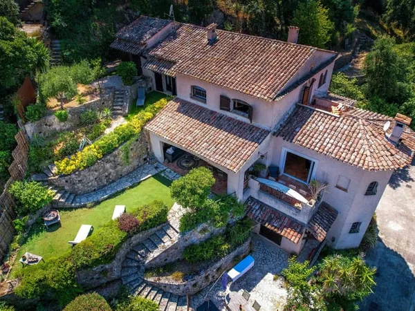 MAISON AVEC PLEINE VUE MER ET ILES DE LERINS