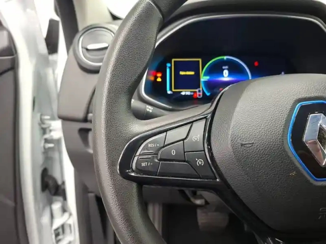 Renault Zoé zoe r110 — photo 30