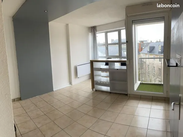 LE MANS HYPERCENTRE - Studio 22 m² - Loué - Investissement locatif - Ascenseur