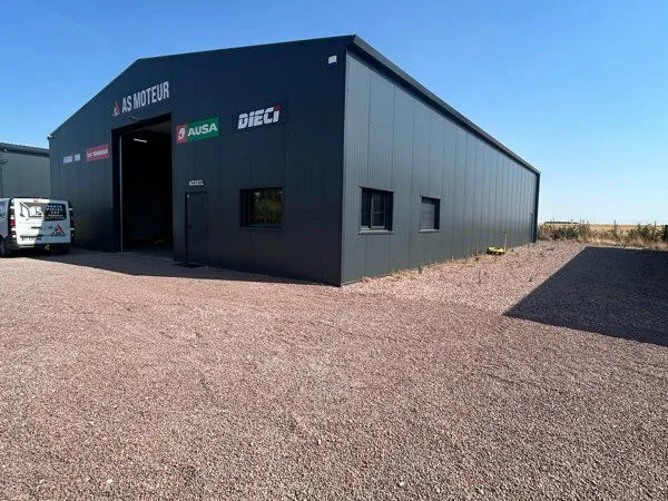 À louer Local industriel 400m2 état neuf accès N12 direct