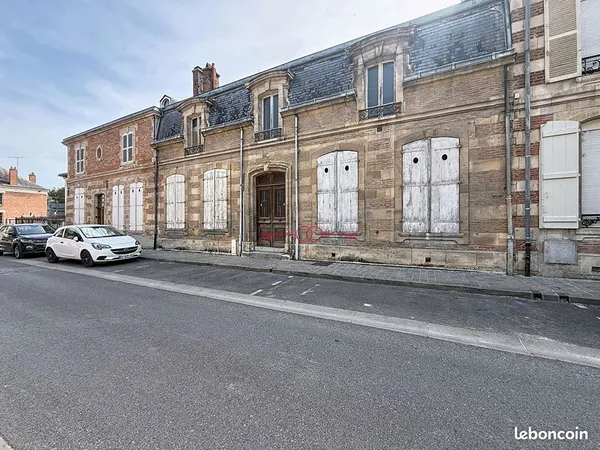Maison 10 pièces 298 m²