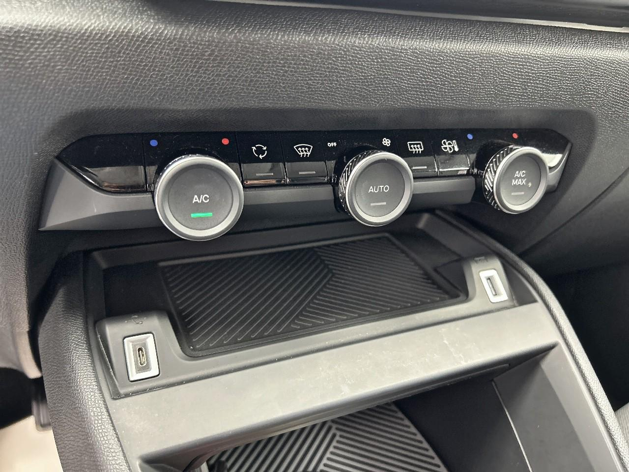 Citroën C4 X puretech 130 s&s eat8 shine — photo 22