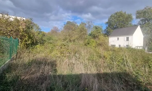 Terrain constructible 672 m²