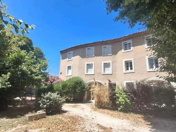 Exclusivité - St Paul 3 Châteaux, Appartement de 87m2, 3 ch. dans résidence avec piscine