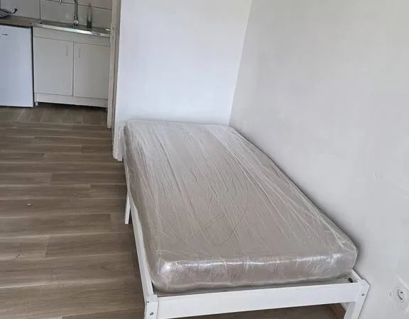 Studio 1 pièce 14 m²