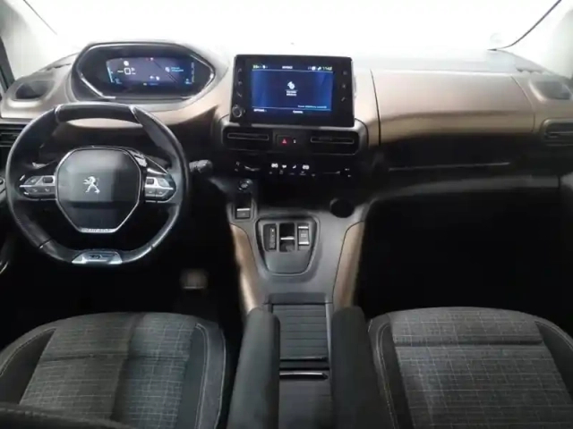 Peugeot Rifter taille xl - moteur electrique 136 ch (100 kw) automatique gt — photo 11