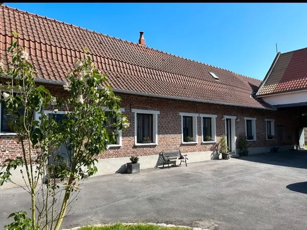 Maison + grange + gîte