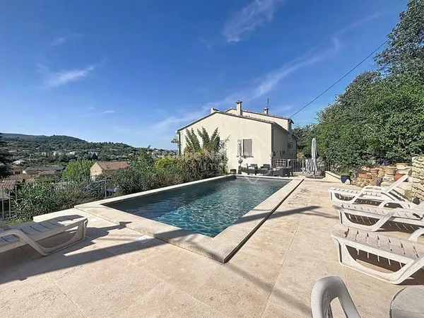 Maison 5 pièces 195 m²